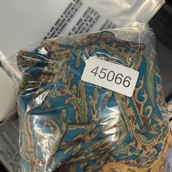 New Zoey Beth Blouse Women 2X Plus Blue Paisley V-Neck Tasseled Long Sleeve - Picture 7 of 7